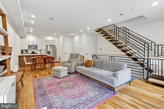 23 E Durham St in Philadelphia, PA - Building Photo - Building Photo