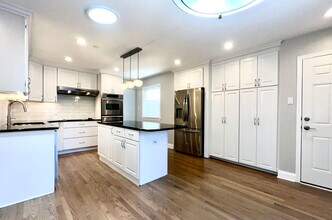 15122 W Redwood Ln in Libertyville, IL - Building Photo - Building Photo
