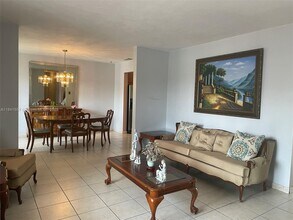 11833 SW 34th St in Miami, FL - Building Photo - Building Photo