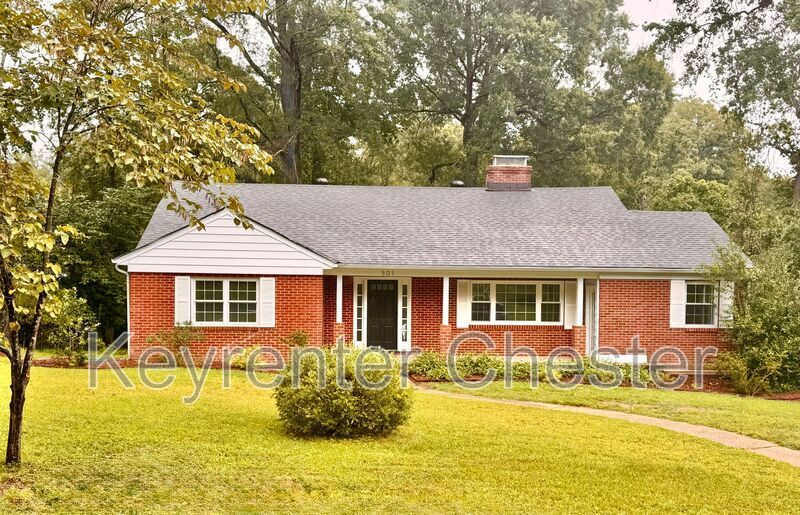 301 Mansion Dr in Hopewell, VA - Foto de edificio