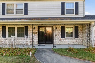 205 Orkney Pl in Newport News, VA - Building Photo - Building Photo