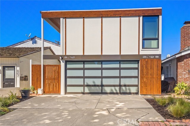 property at 609 Larkspur Ave