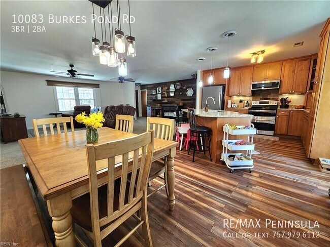 10083 Burkes Pond Rd in North, VA - Building Photo - Building Photo