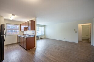 Gateway Trail Apartments in St. Paul, MN - Building Photo