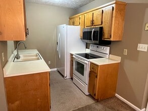 1007 N Main St in Raeford, NC - Building Photo - Building Photo