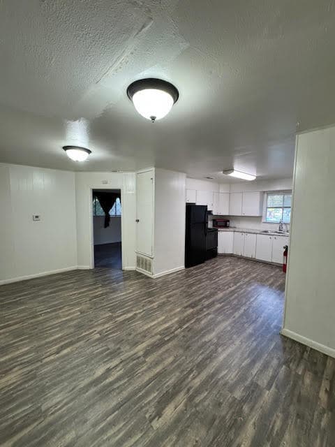 5700 Eastwood Dr in Moss Point, MS - Building Photo - Building Photo