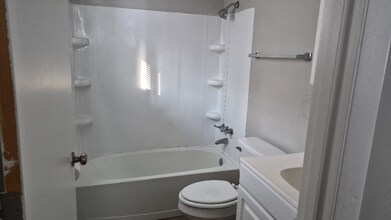 262 E Nottingham Rd in Dayton, OH - Foto de edificio - Building Photo