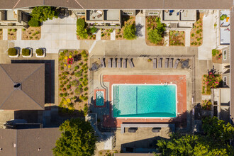 Latham Square in Mountain View, CA - Building Photo - Building Photo