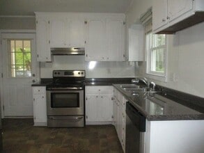 6430 Waldos Beach Rd in Fayetteville, NC - Building Photo - Building Photo