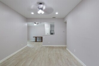 9130 Autumn Harvest Dr in Houston, TX - Building Photo - Building Photo