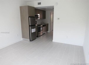 740 Meridian Ave-Unit -22 in Miami Beach, FL - Building Photo - Building Photo