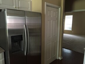 8004 Laurel Hill Dr in Shreveport, LA - Foto de edificio - Building Photo