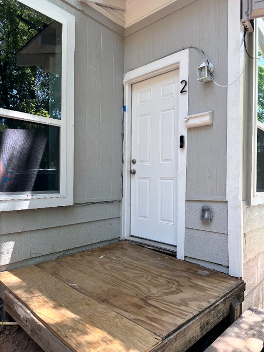 102 7th St SW-Unit -2 in Paris, TX - Building Photo