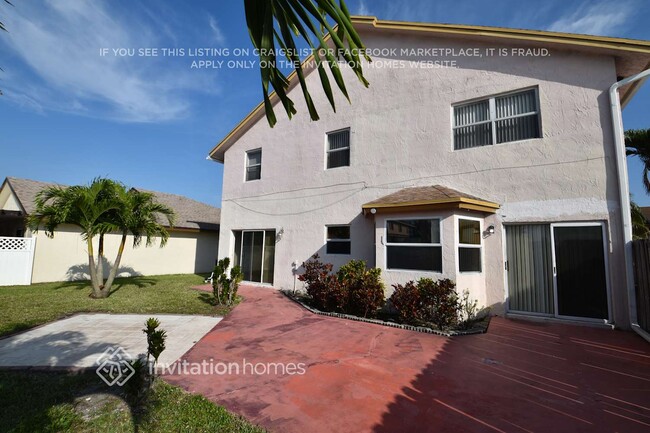 9760 SW 9th Ct in Pembroke Pines, FL - Building Photo - Building Photo