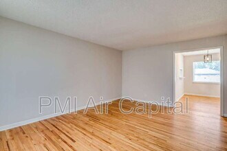 6417 E Cottonwood Ln in Wichita, KS - Building Photo - Building Photo