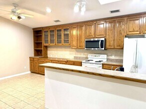 305 E Mescalero Rd in Roswell, NM - Building Photo - Building Photo