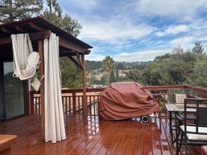 8033 Winthrope St in Oakland, CA - Building Photo - Building Photo