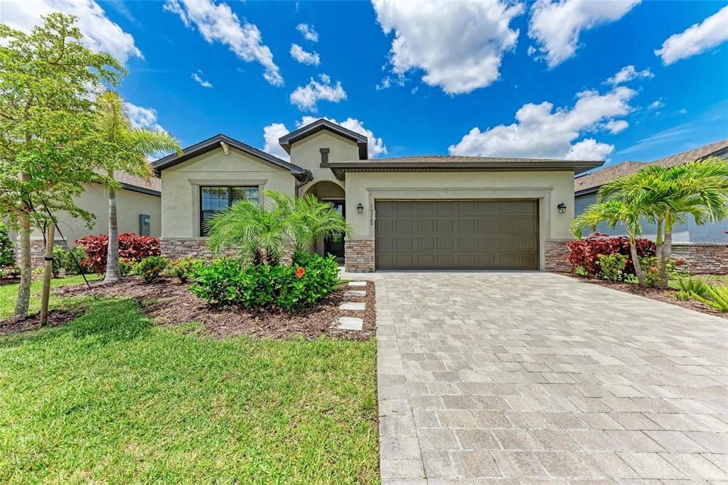19765 Fishhawk Trl in Venice, FL - Building Photo