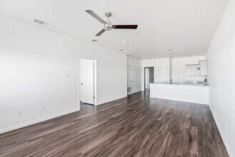 5801 Betty Lou Dr in Killeen, TX - Building Photo - Building Photo