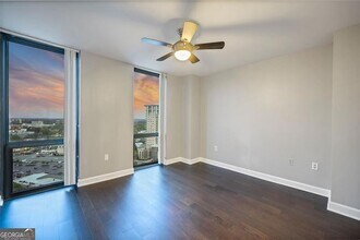 2870 Pharr Ct S Northwest in Atlanta, GA - Building Photo - Building Photo