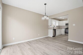 232 Vista Grande Cir in Charlotte, NC - Building Photo - Building Photo