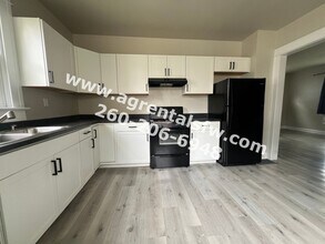 2101 Eby Ave in Fort Wayne, IN - Building Photo - Building Photo