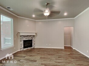 716 E Barajas Terrace in Mustang, OK - Building Photo - Building Photo