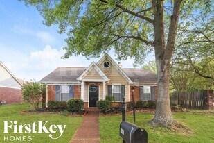 8491 Highland Glen Cir N in Memphis, TN - Building Photo