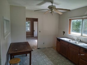 3168 W Pkwy Ave in Flint, MI - Building Photo - Building Photo