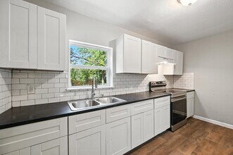 2837 Avenue A in Fort Worth, TX - Foto de edificio - Building Photo