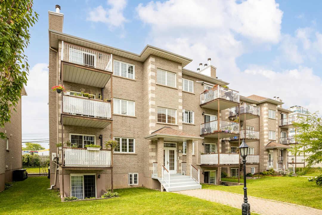 7261 Chouinard Av in Montréal, QC - Building Photo