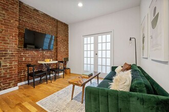 416 W 49th St in New York, NY - Building Photo - Building Photo