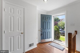 14164 Compton Valley Way in Centreville, VA - Building Photo - Building Photo