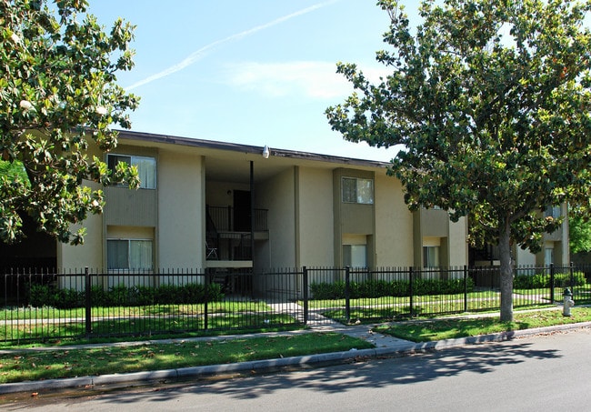 Canyon Crest in Fresno, CA - Foto de edificio - Building Photo