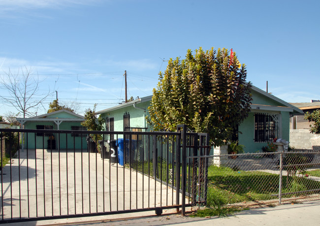 8619 Grape St in Los Angeles, CA - Building Photo - Building Photo