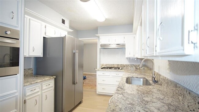 property at 11712 S Kirkwood Rd