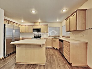 26849 224th Ave SE in Maple Valley, WA - Foto de edificio - Building Photo