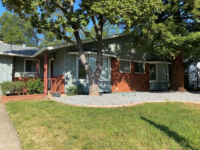 property at 1942 Lindeena Ln