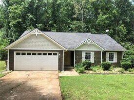 1560 Oklahoma Dr in Buford, GA - Building Photo