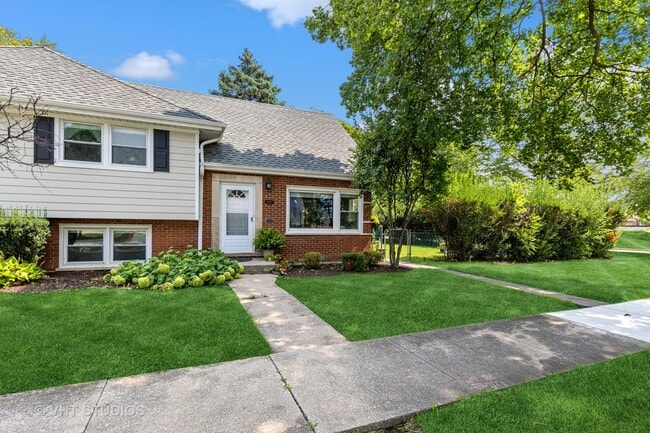property at 4247 Harvey Ave