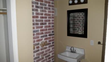 932 E College St in Iowa City, IA - Building Photo - Building Photo