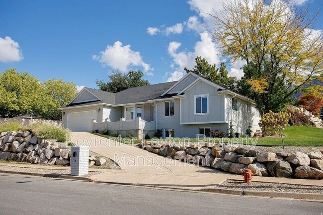 1306 N Thornfield Rd in Kaysville, UT - Building Photo - Building Photo