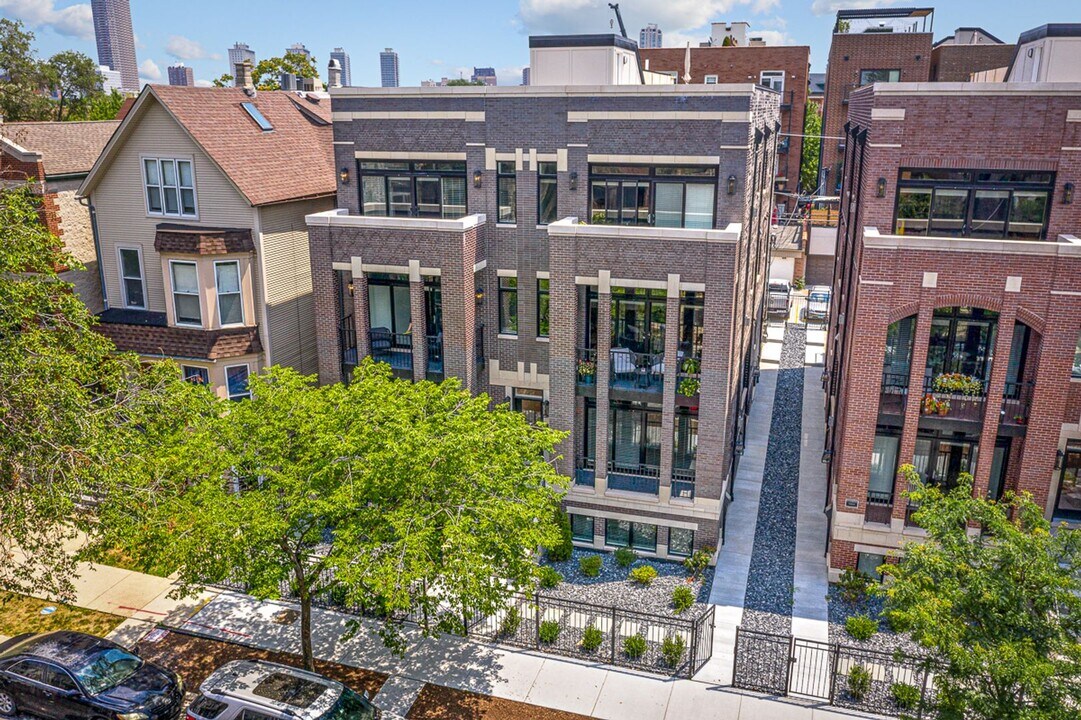 3347 N Kenmore Ave in Chicago, IL - Building Photo