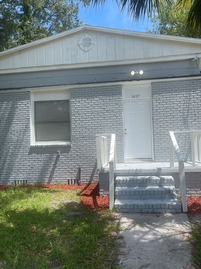 property at 1497 W 30th St