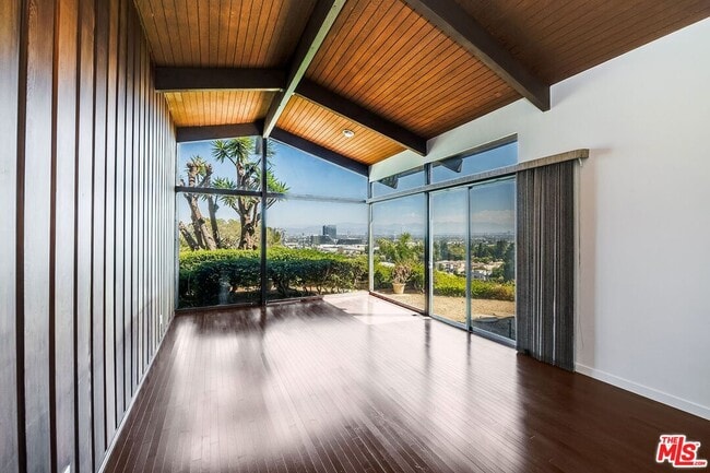 property at 5961 Wrightcrest Dr