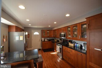 3723 S Four Mile Run Dr in Arlington, VA - Building Photo - Building Photo