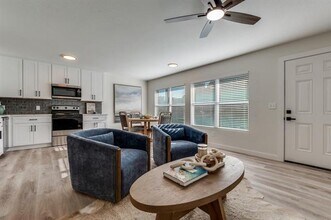 5917 Gaston Ave in Dallas, TX - Building Photo - Building Photo