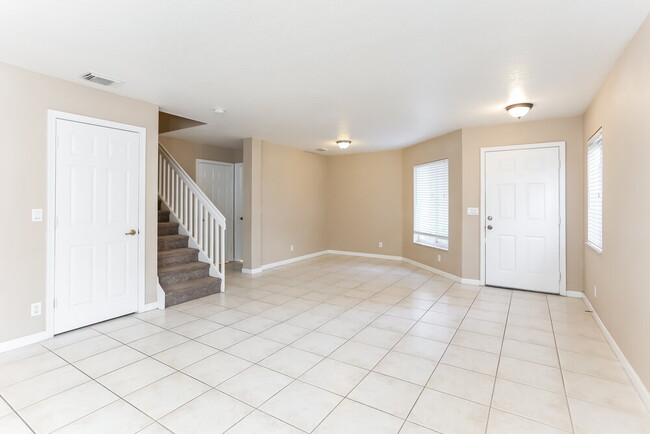 6168 Whalton St in Royal Palm Beach, FL - Foto de edificio - Building Photo