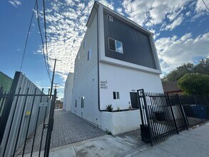 8418 Main St in Los Angeles, CA - Building Photo - Building Photo