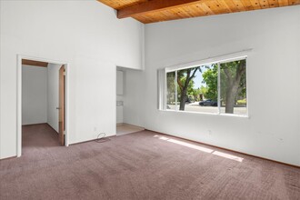 1556 4th St in Livermore, CA - Building Photo - Interior Photo